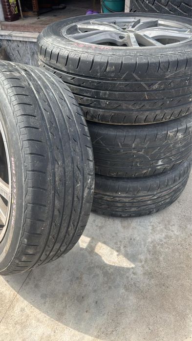 225/55/18 продам резину