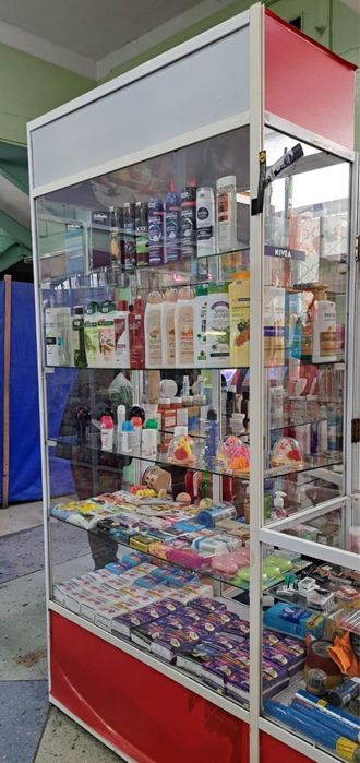 Продаю витрины в хорошем состоянии