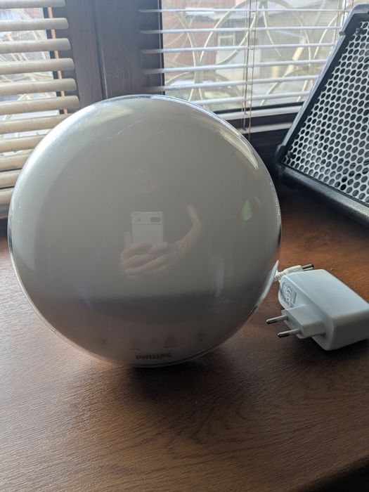 Умный светильник Philips
