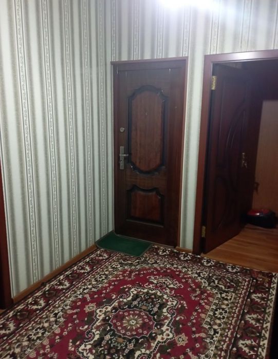 Чиланзар 19квартол продаётся квартира 4/1/4.В доль дороги.Ипотека