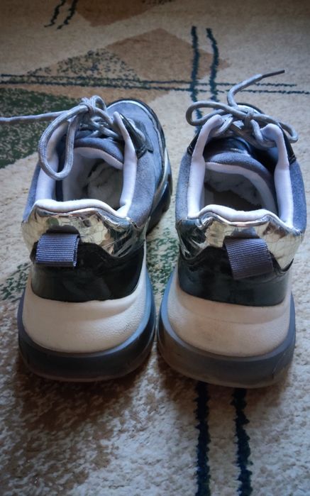 Кроссовки 39 размер