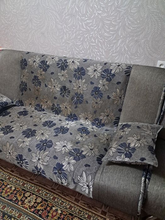 Продам диван и два кресла б/у самовывоз