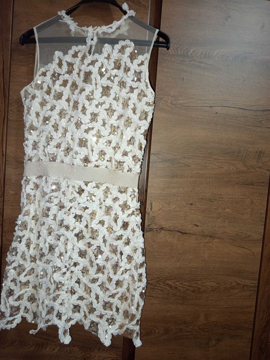 Официална рокля размер S