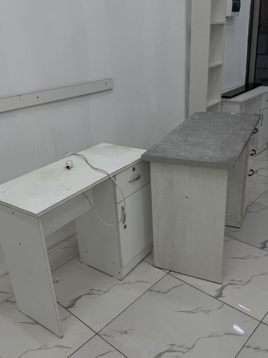 Маникюрные столы