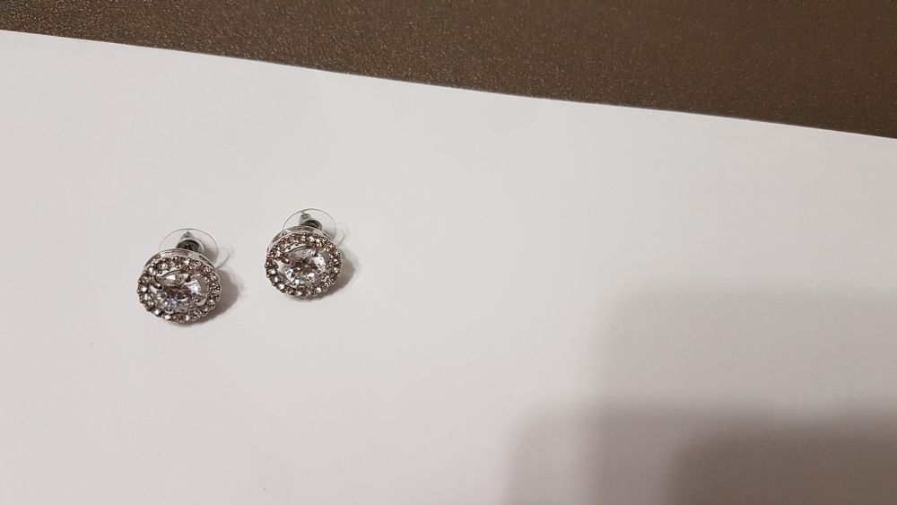 Обеци с кристали. Нови! Много ефектни.