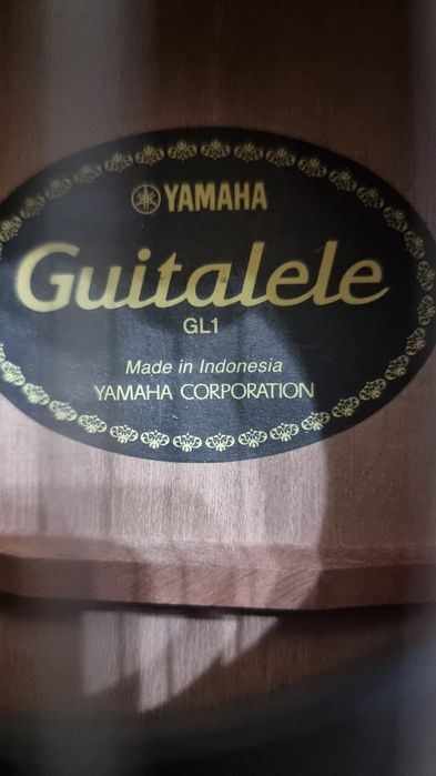 Продаю Yamaha GL1 Guitalele