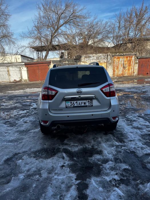 Продается Nissan Terrano 2014 года.