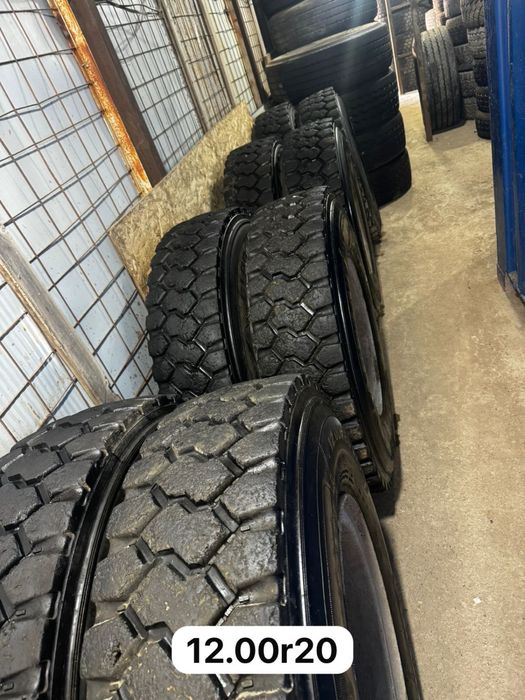 Продам б/у авто шины 12R20