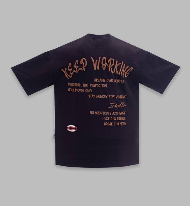 Страхотни тениски , овърсайз,  унисекс 
INFINGTER 
Най-висок клас материя и
изработка
Размери  S M L XL 2XL 
Всеки един артикул разполага с QRкод за
п