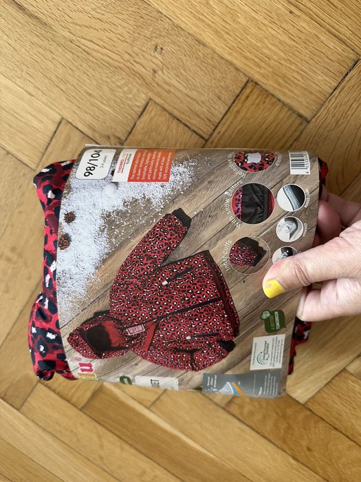 Hainute fata masura 98 noi sau in stare excelenta!