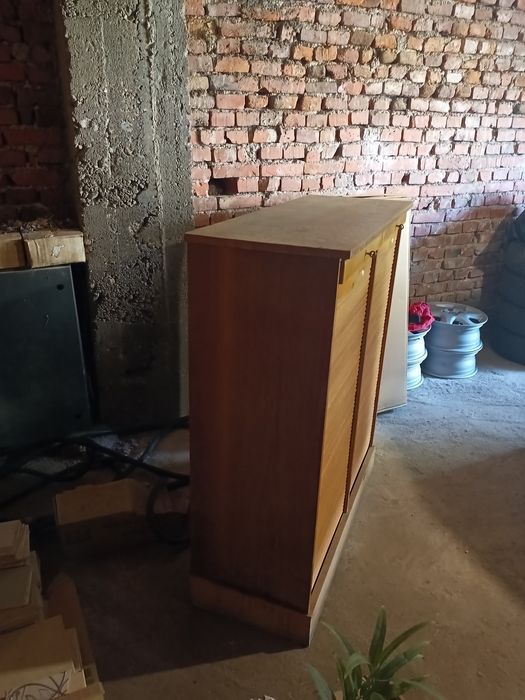 Ролетен шкаф кантонерка