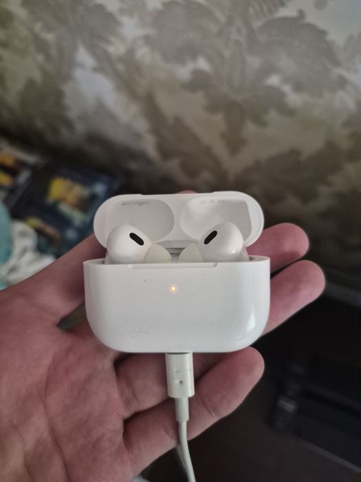 Продам airpоds за 4000