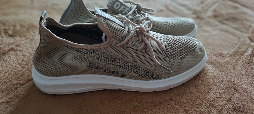 Продам кроссовки мужские