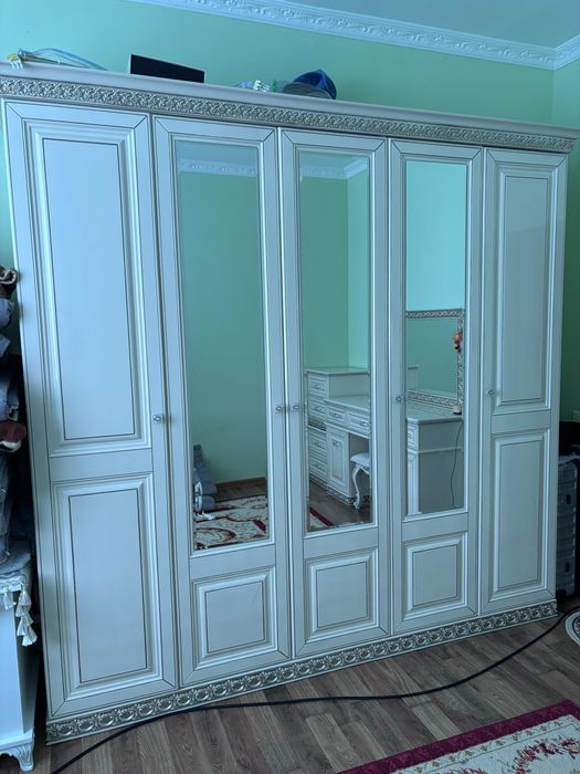 Спальный гарнитур