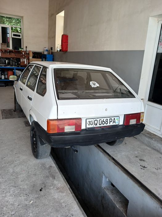Lada09 moshina sotiladi
