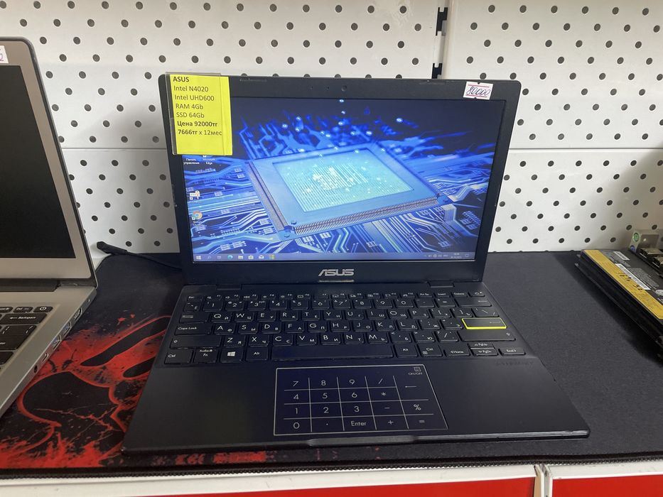 нетбук Асус тонкий и легкий