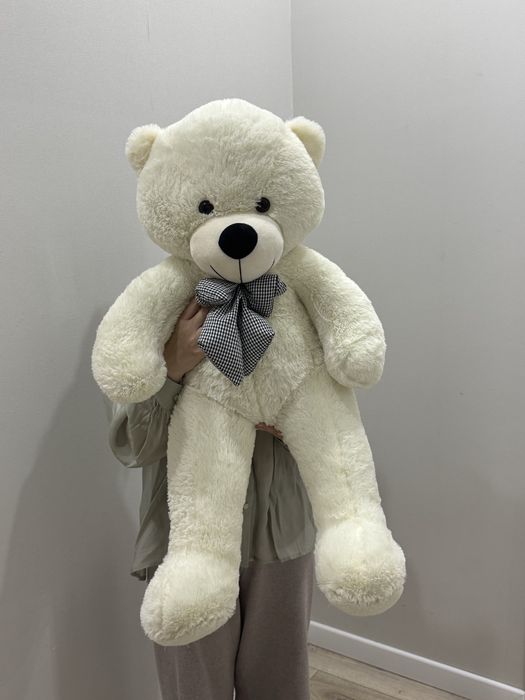Плюшевые мишки белые