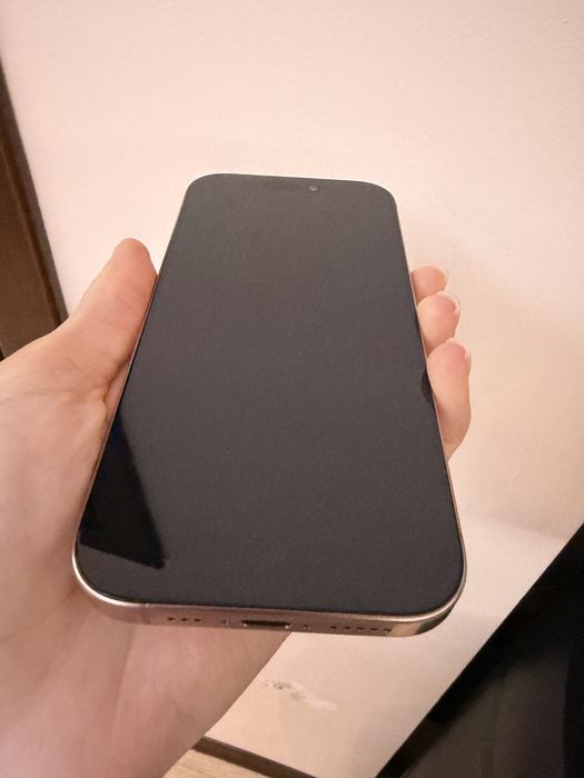 iPhone 16 Pro 256GB с гаранция Desert Gold