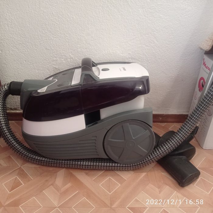 Продается пылесос Bosh