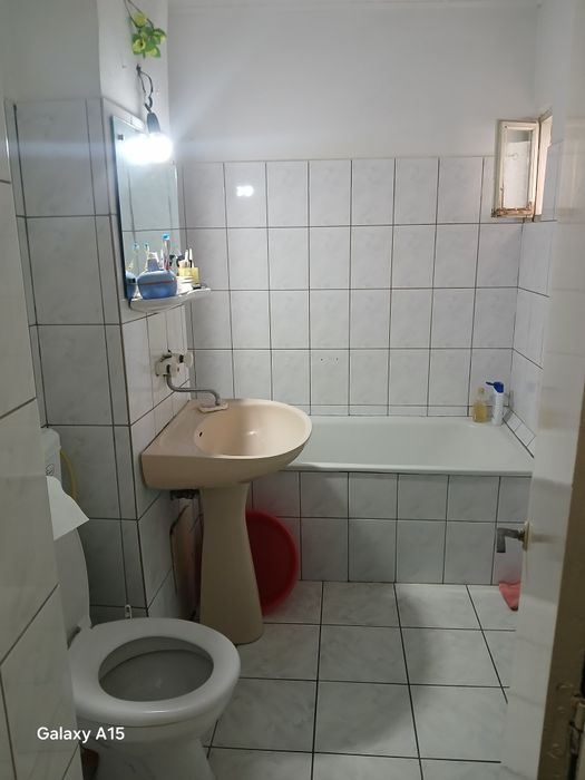 Vând garsoniera în Mioveni, 42mp, Robea