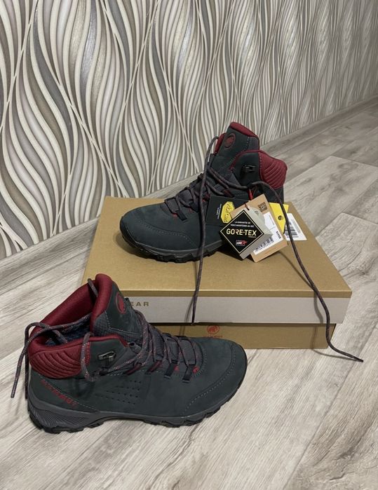 Продам ботинки 40 р., женские.