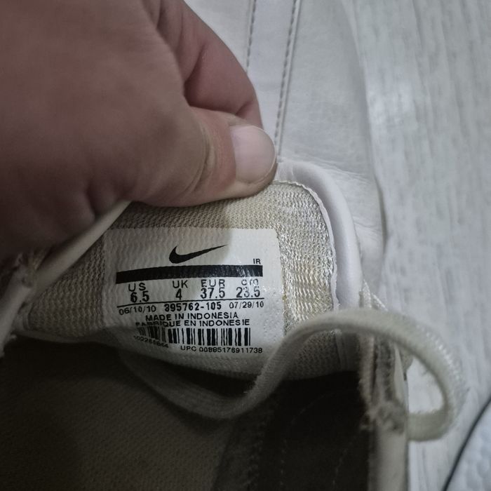 Дамски Найк добре запазен много удобен