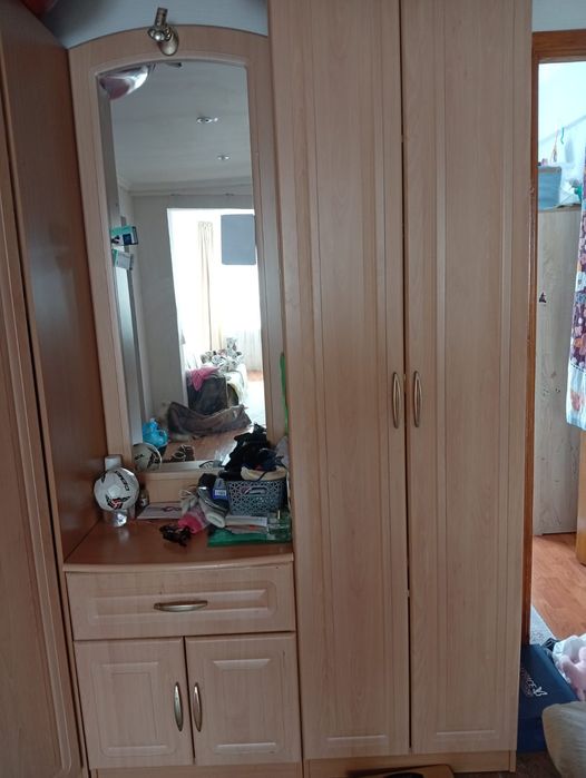 Шкаф в прихожую угловой