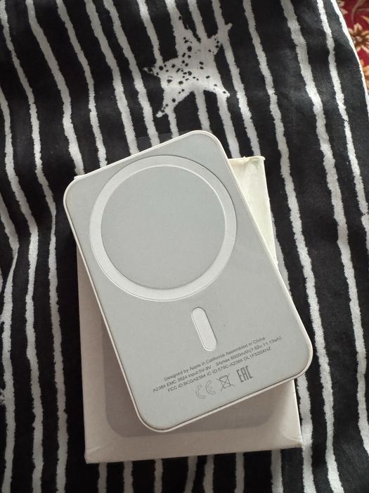 Продаю MagSafe повербанк