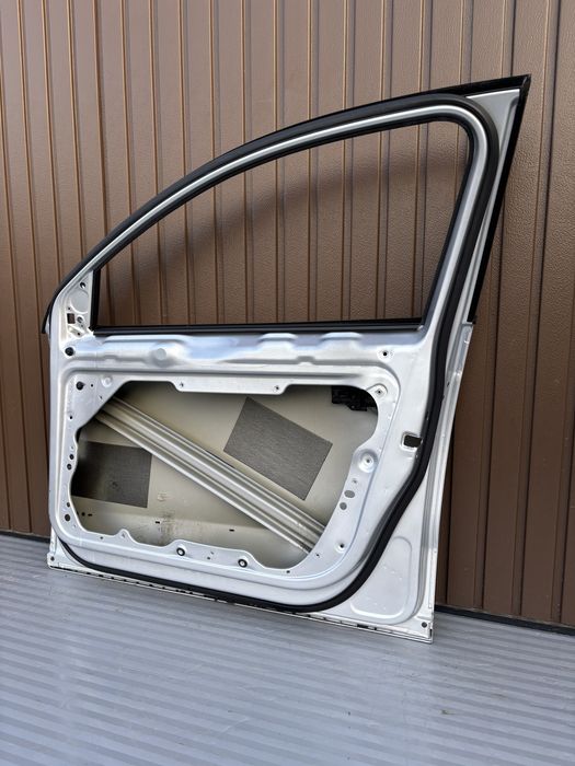 Usa dr fata vw Passat B6 / cod de culoare LA7W / 2006-2010