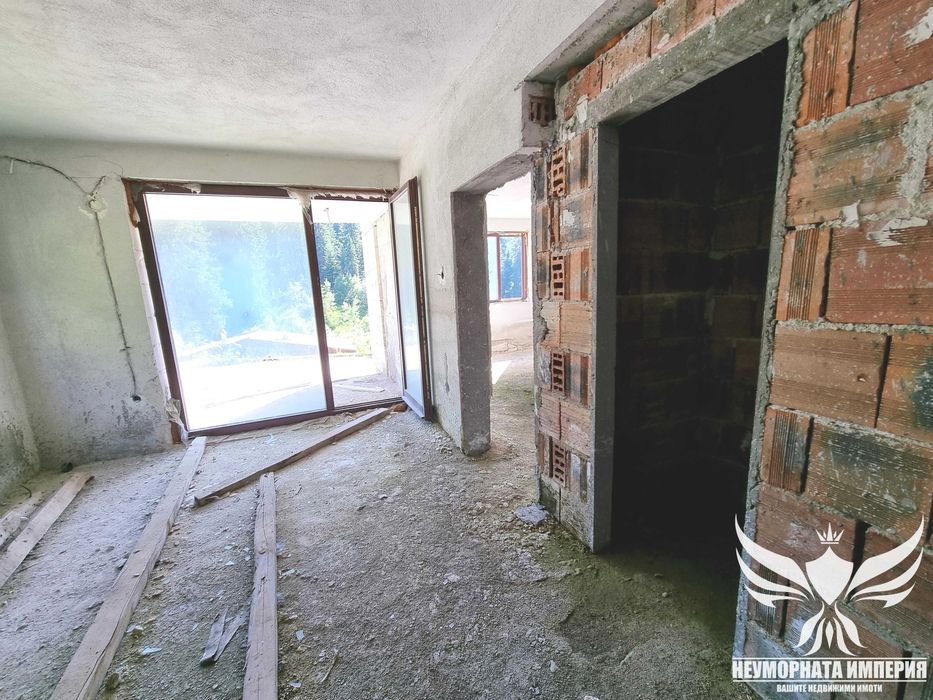 Продавам хотел с РЗП 4480кв. и парцел 1556кв. в ски курорт Пампорово