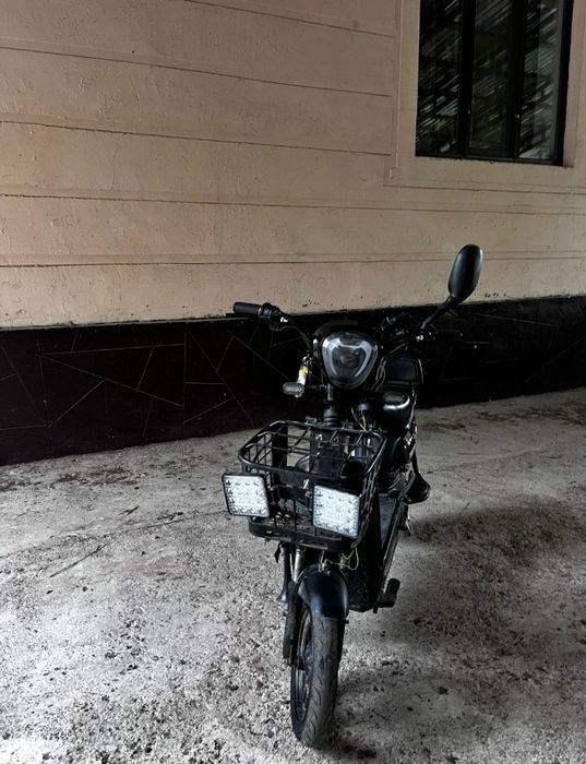 Срочна прадам скутер ск8