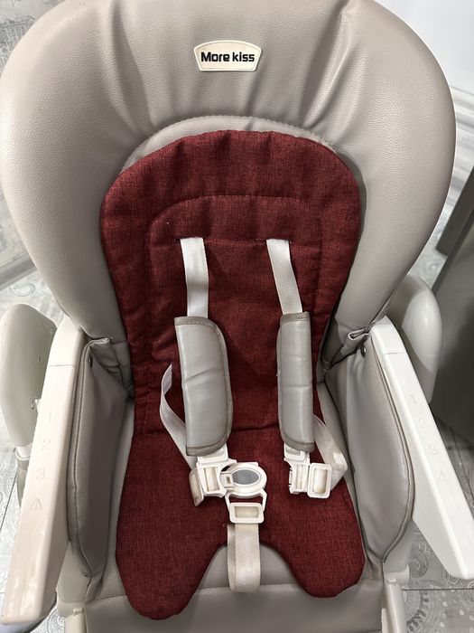 Детский стульчик для кормления