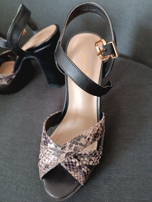 2 perechi Pantofi si sandale cu toc inalt 12 cm