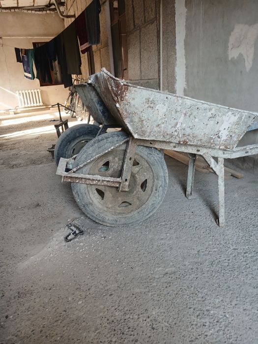 Аробача сотилади 2та