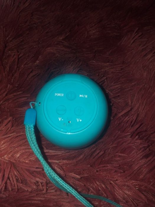 Колонка,громкая,голубая