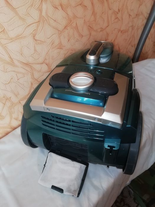Пылесос VITEK продам