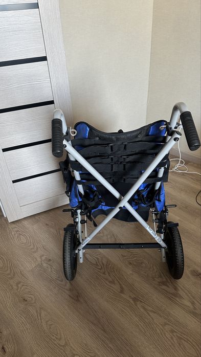 Коляска прогулочная