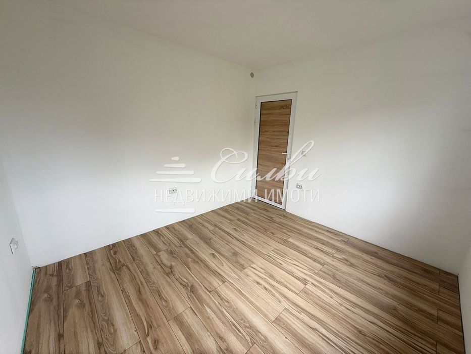 Продава се Къща в с. Радко Димитриево, Област Шумен - 60 кв.м за 1182 €/кв.м - Снимка #3