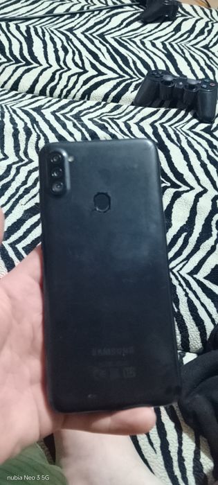 Продаю телефон samsung a11