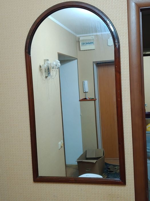 Продаётся зеркало в хорошем состоянии