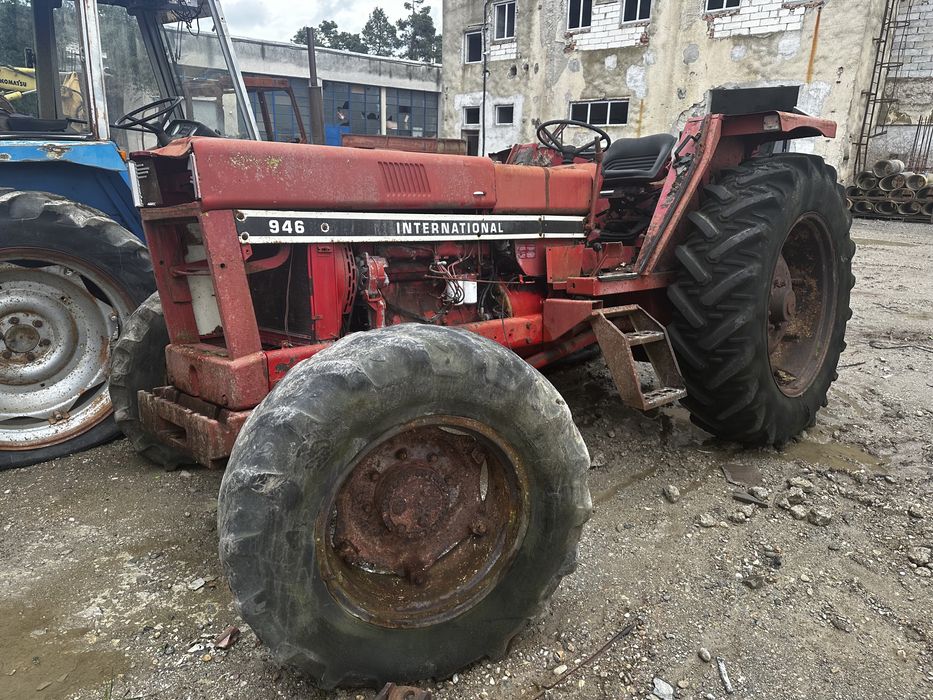 Dezmembrez case International 946/1046