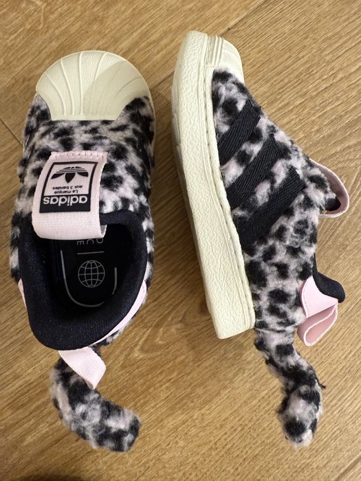 Детски обувки за момиче - боти, маратонки, ботуши