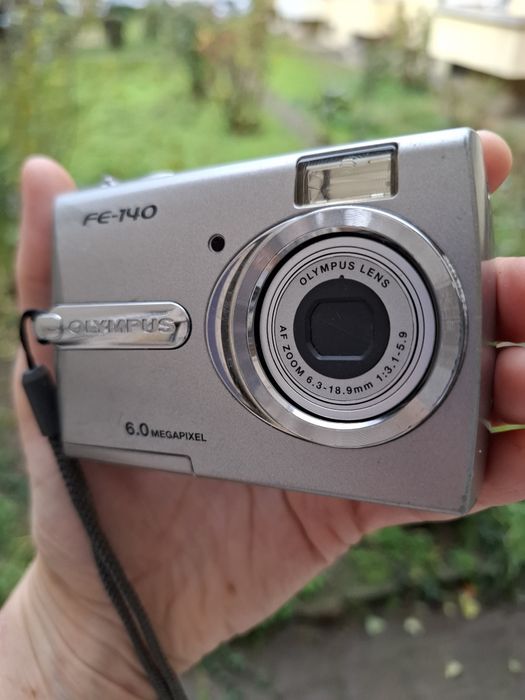Компактен дигитален фотоапарат Olympus FE-140