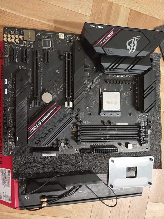 AMD Ryzen 7 5700X3D + Asus Rog StriX B550-F Gaming Wi-Fi II