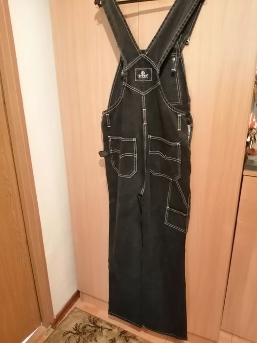 Vând salopeta de blugi pentru dama