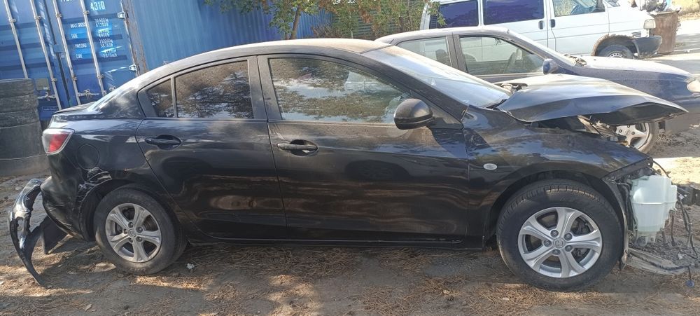 Продается Мазда 3 аварийная