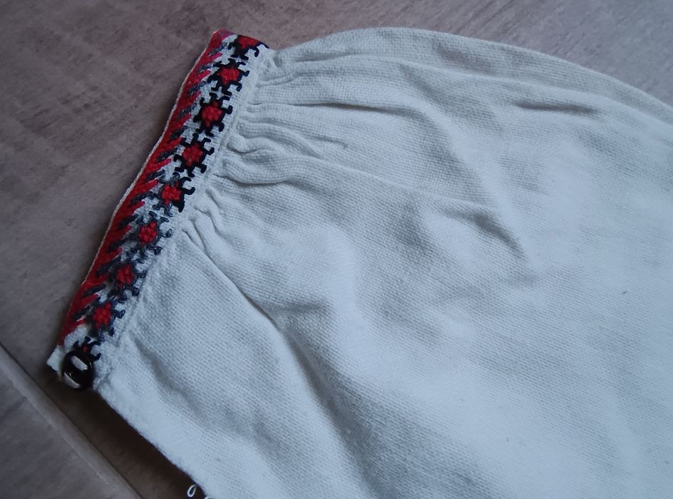 2бр. Детска Риза Народна Носия