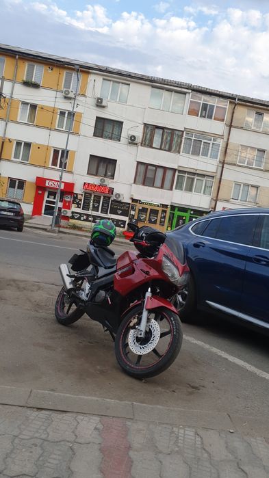 Vând honda cbr 125r 2004