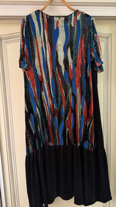 Әдемі көйлек сатылады