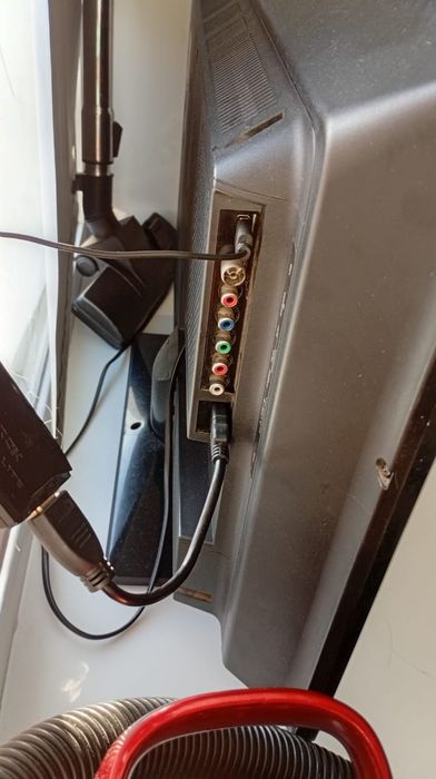 Телевизор б/у срочно